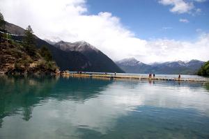 Yamzho Yumco Holy Lake